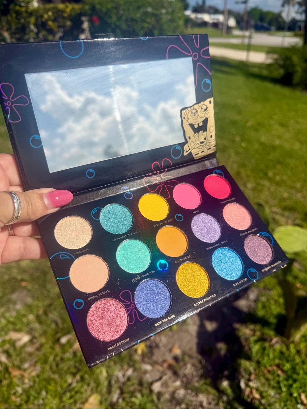 SPONGEBOB Bikini Bottom Eyeshadow Palette - Picture 5 of 16